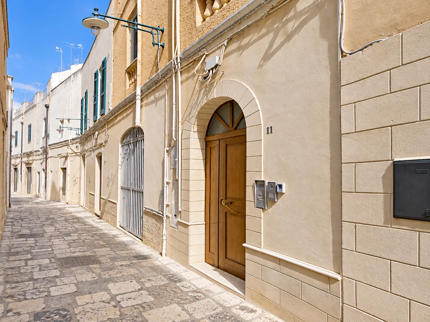 Porte d'entrée de BDS House, Vico D'Orimini, centre historique de Brindisi